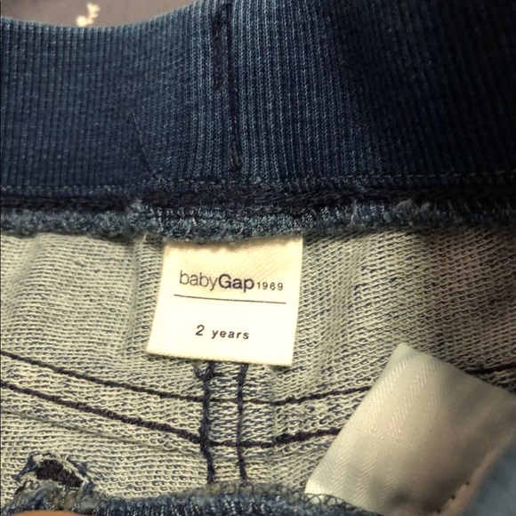 Baby gap 2T jeans - Picture 3 of 3